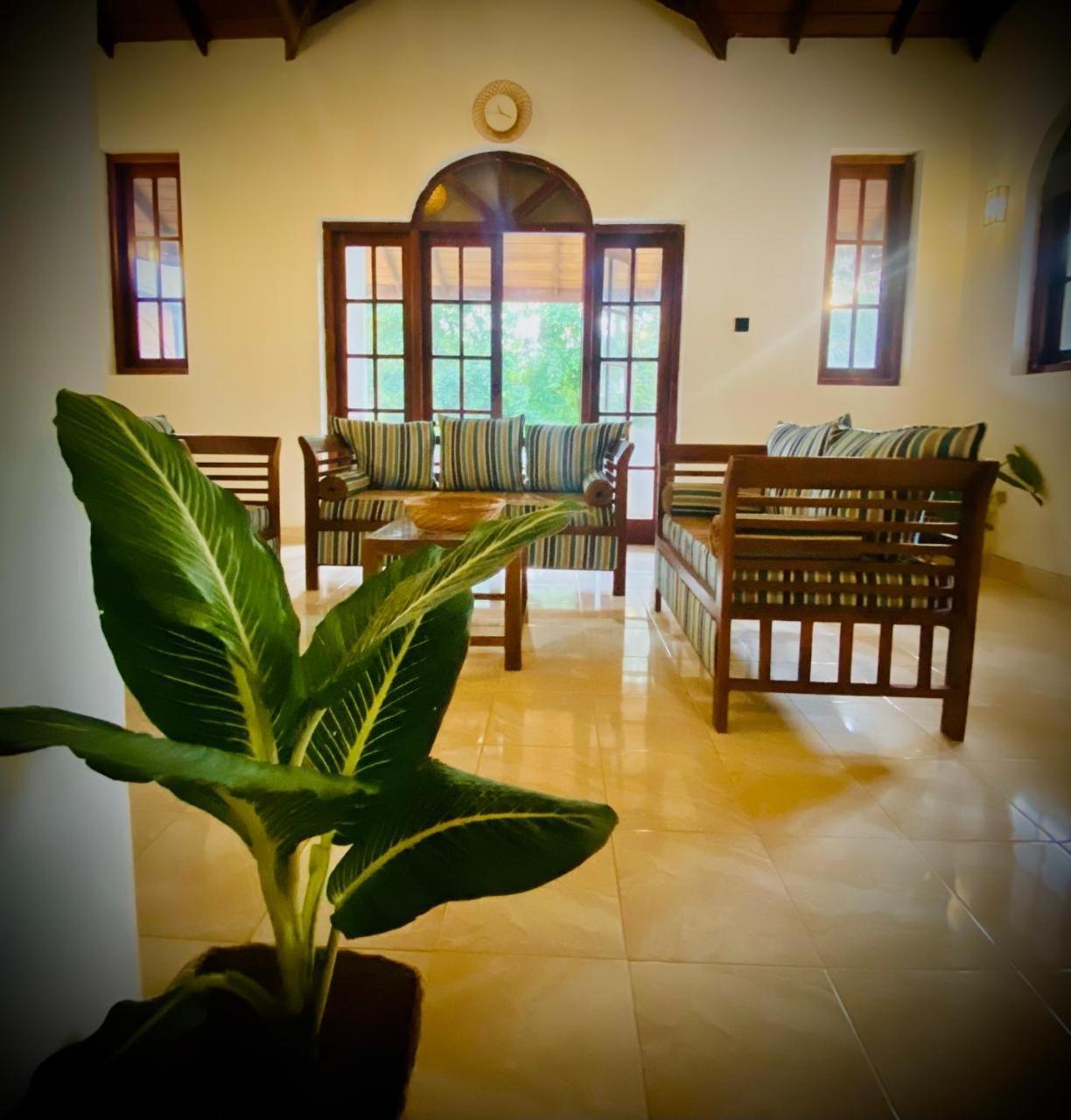 Kingcity Resort Anuradhapura Kültér fotó
