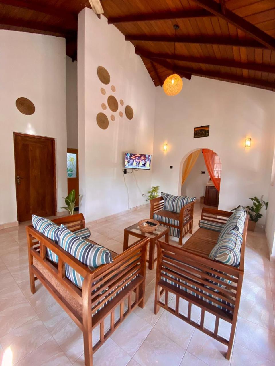 Kingcity Resort Anuradhapura Kültér fotó